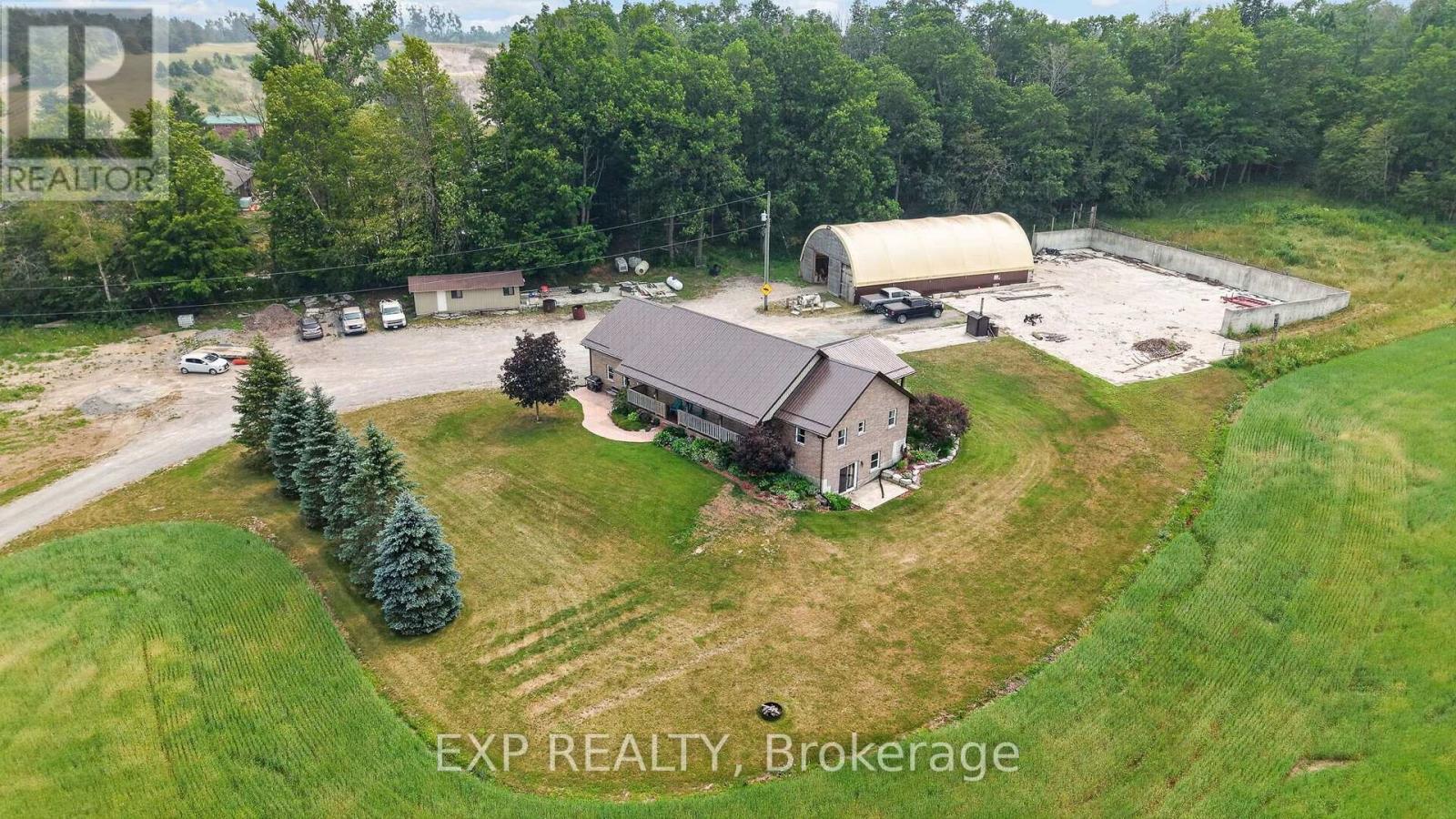 2415 County 46 Road Property Photo 2