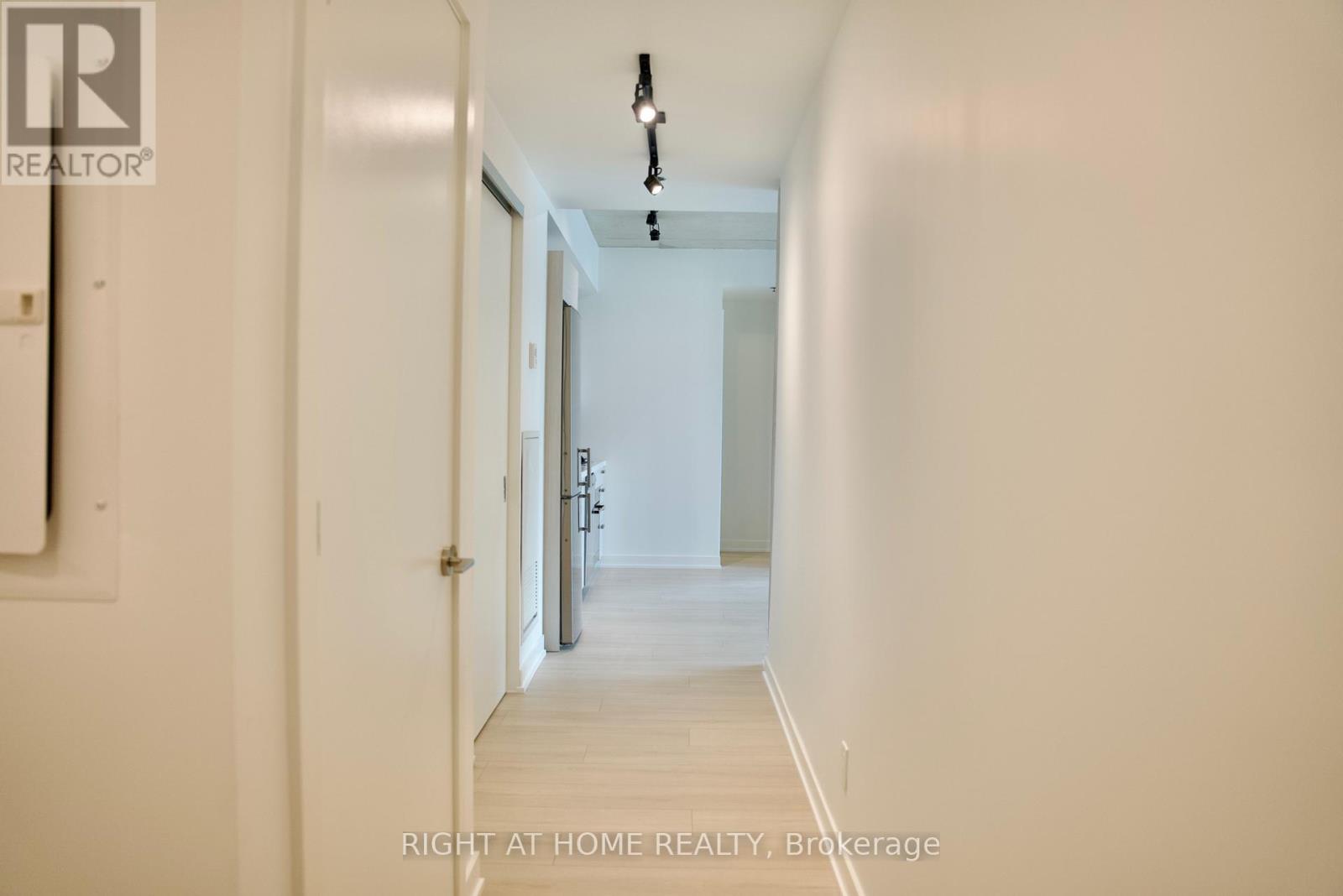 310 - 203 Catherine Street Property Photo 5