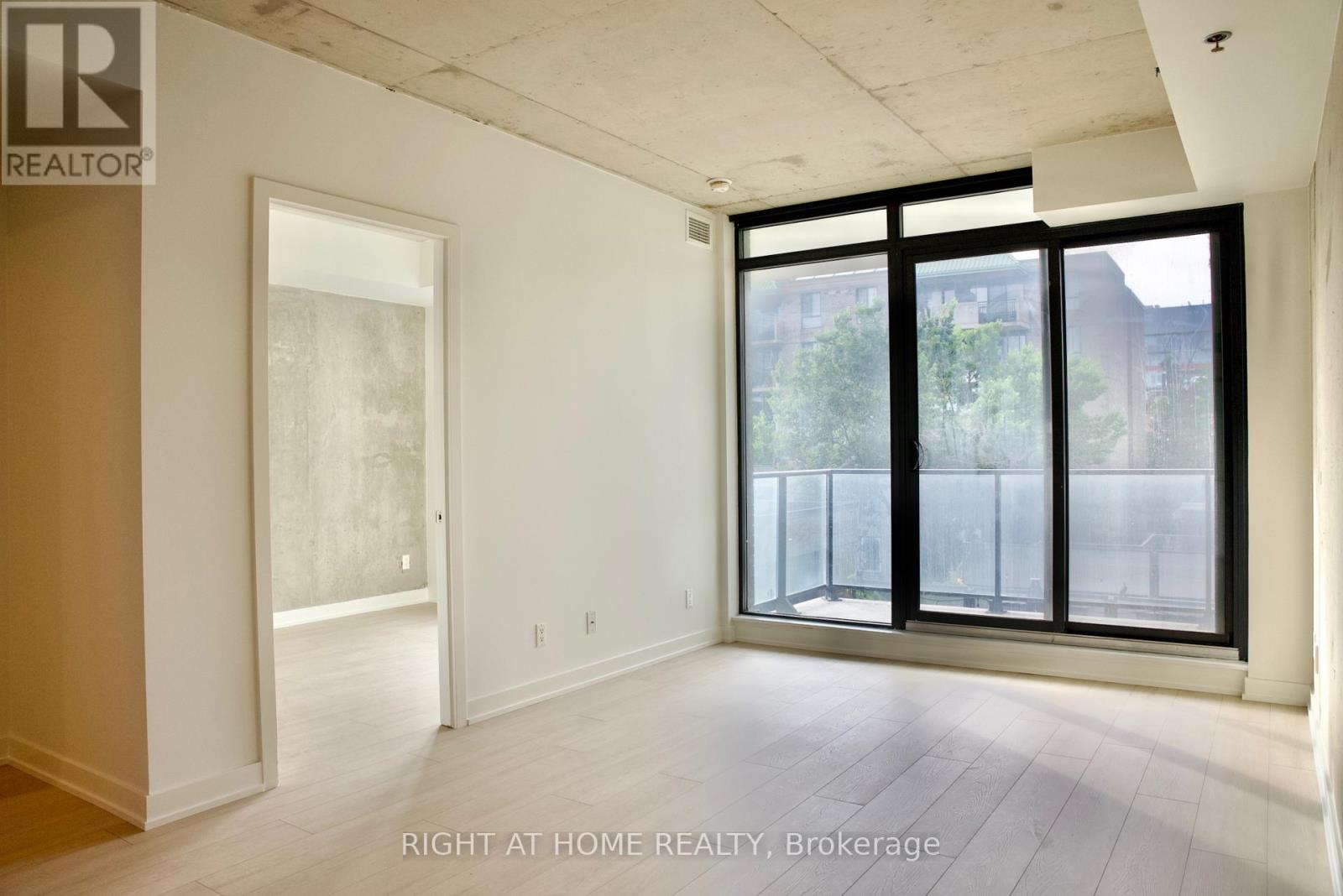 310 - 203 Catherine Street Property Photo 12