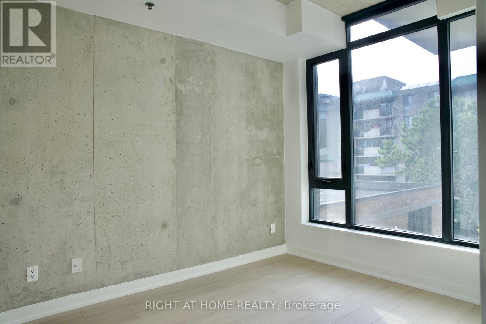 310 - 203 Catherine Street Property Photo 14