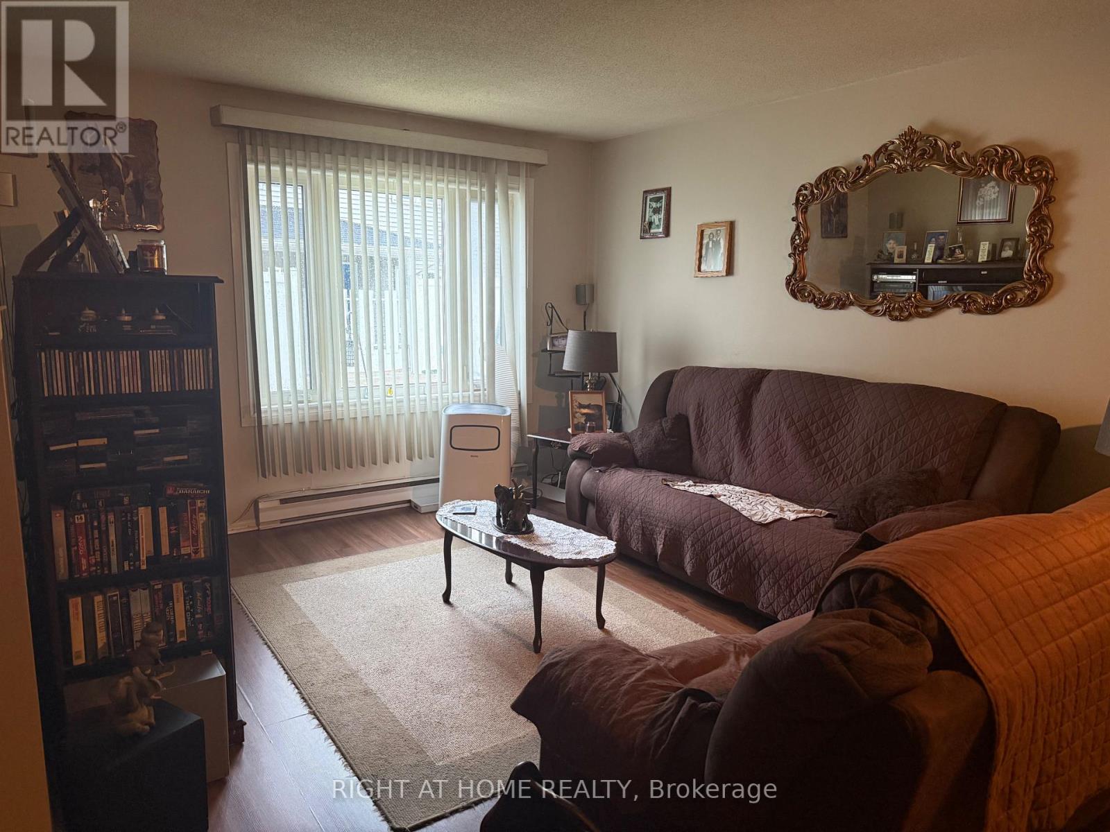 E - 1035 Cummings Avenue Property Photo 12