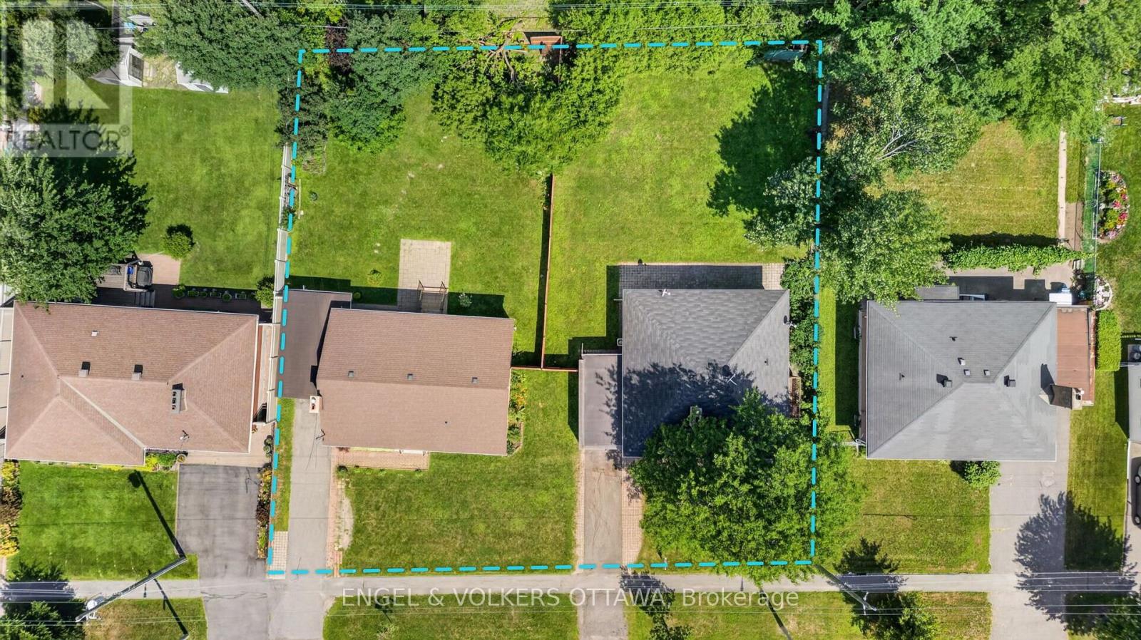2439-2445 Alta Vista Drive Property Photo 1