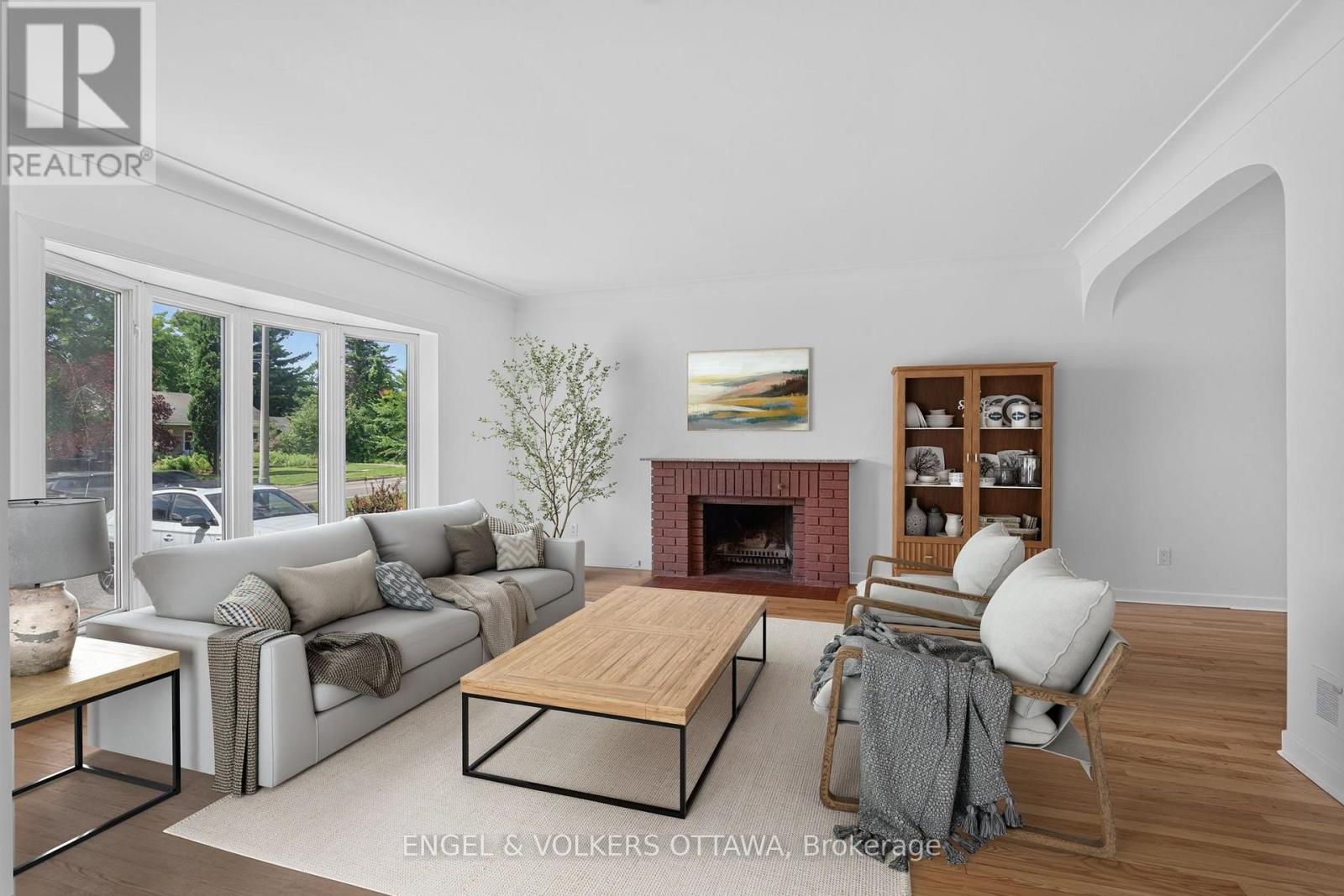 2439-2445 Alta Vista Drive Property Photo 10