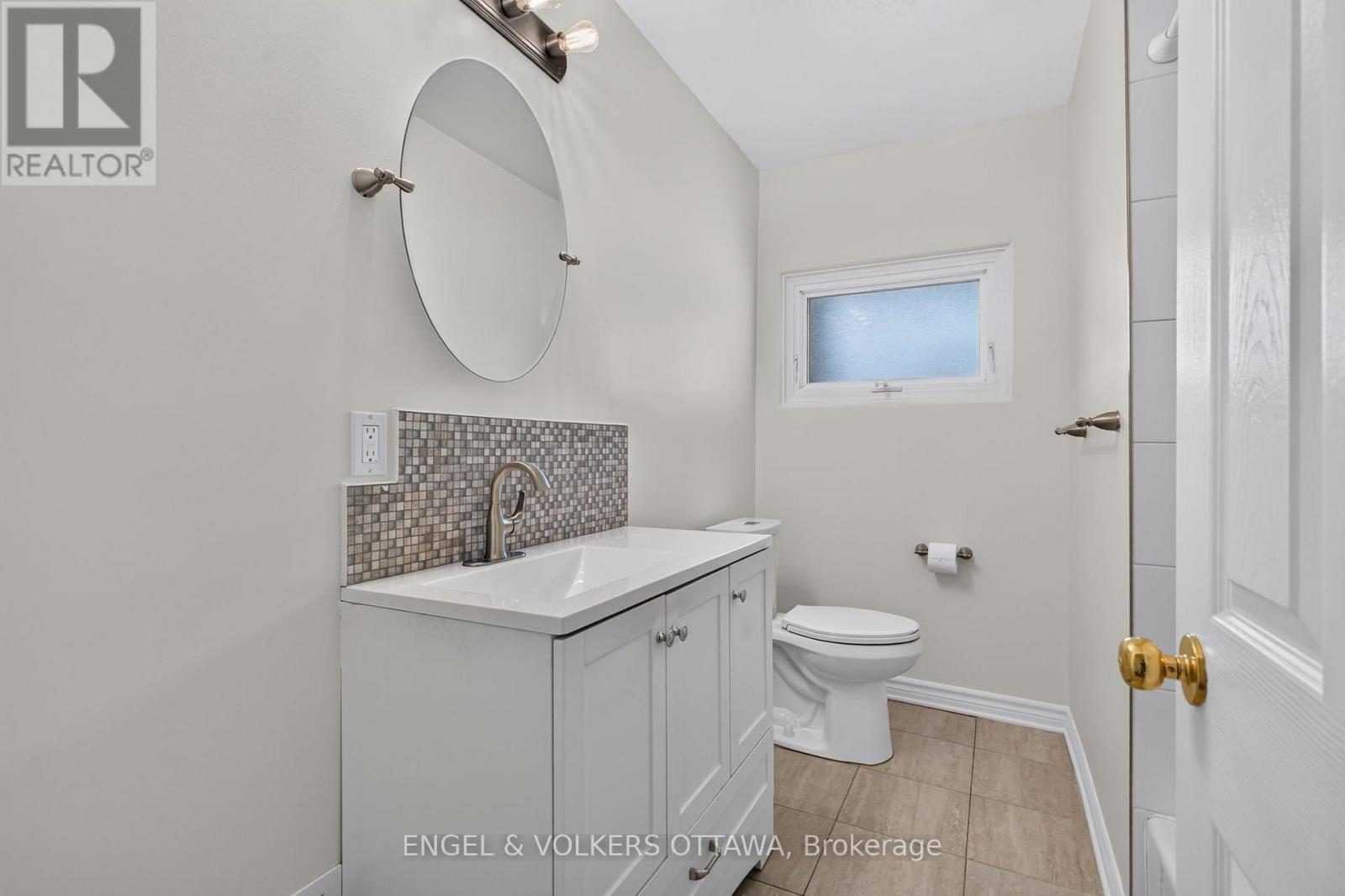 2439-2445 Alta Vista Drive Property Photo 13