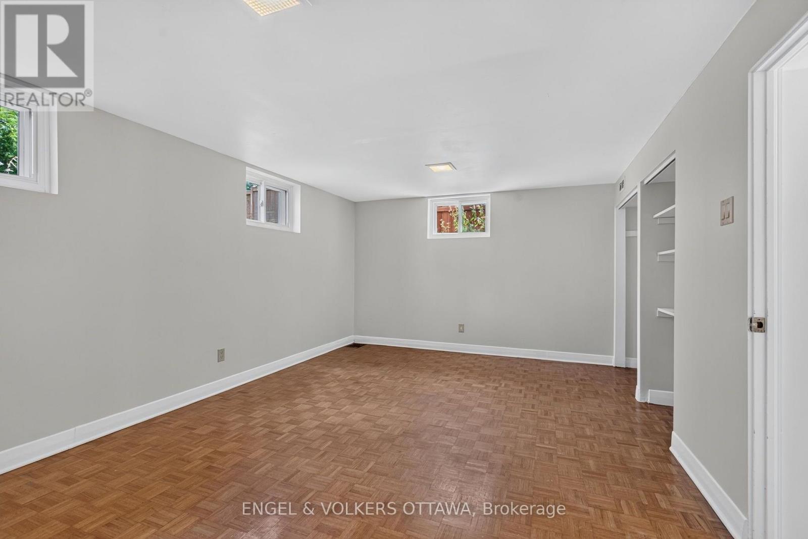 2439-2445 Alta Vista Drive Property Photo 14
