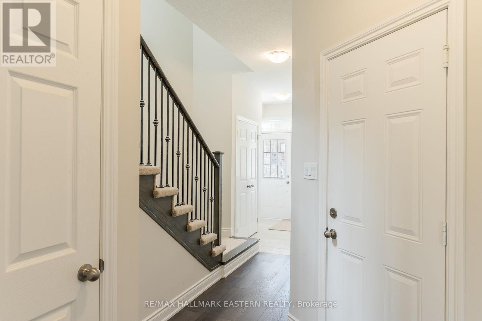 35 Coldbrook Drive Property Photo 4