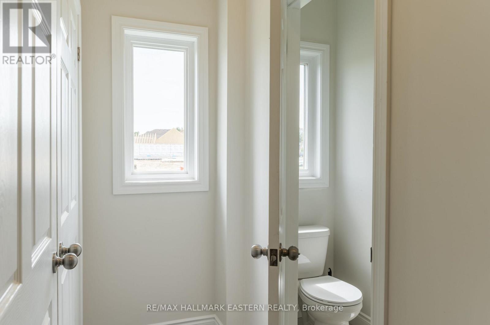 35 Coldbrook Drive Property Photo 5
