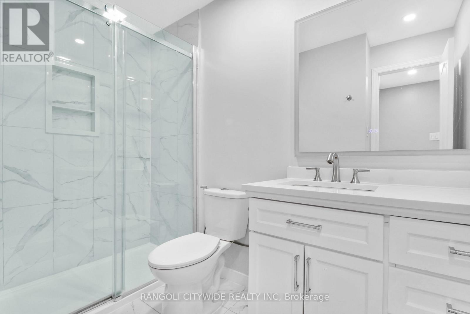 5962 Pineglade Crescent Property Photo 17