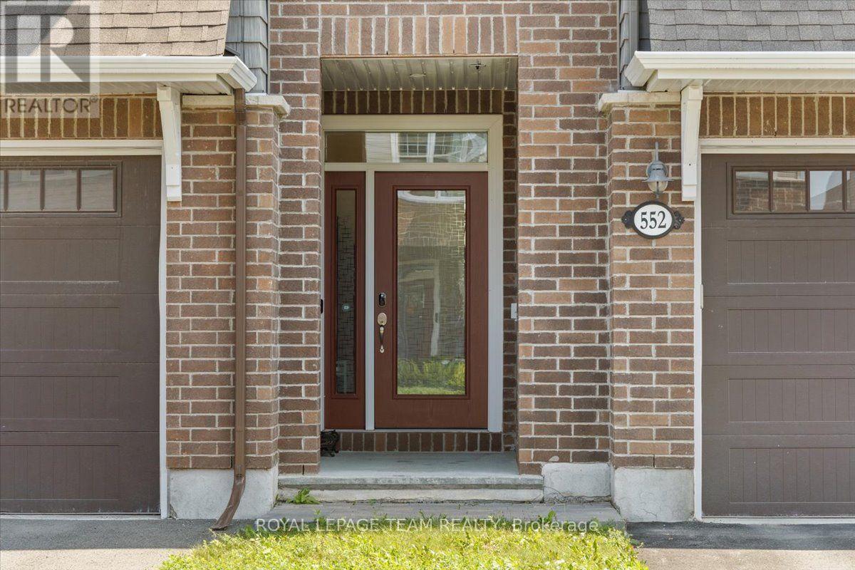 552 Jackdaw Avenue Property Photo 2