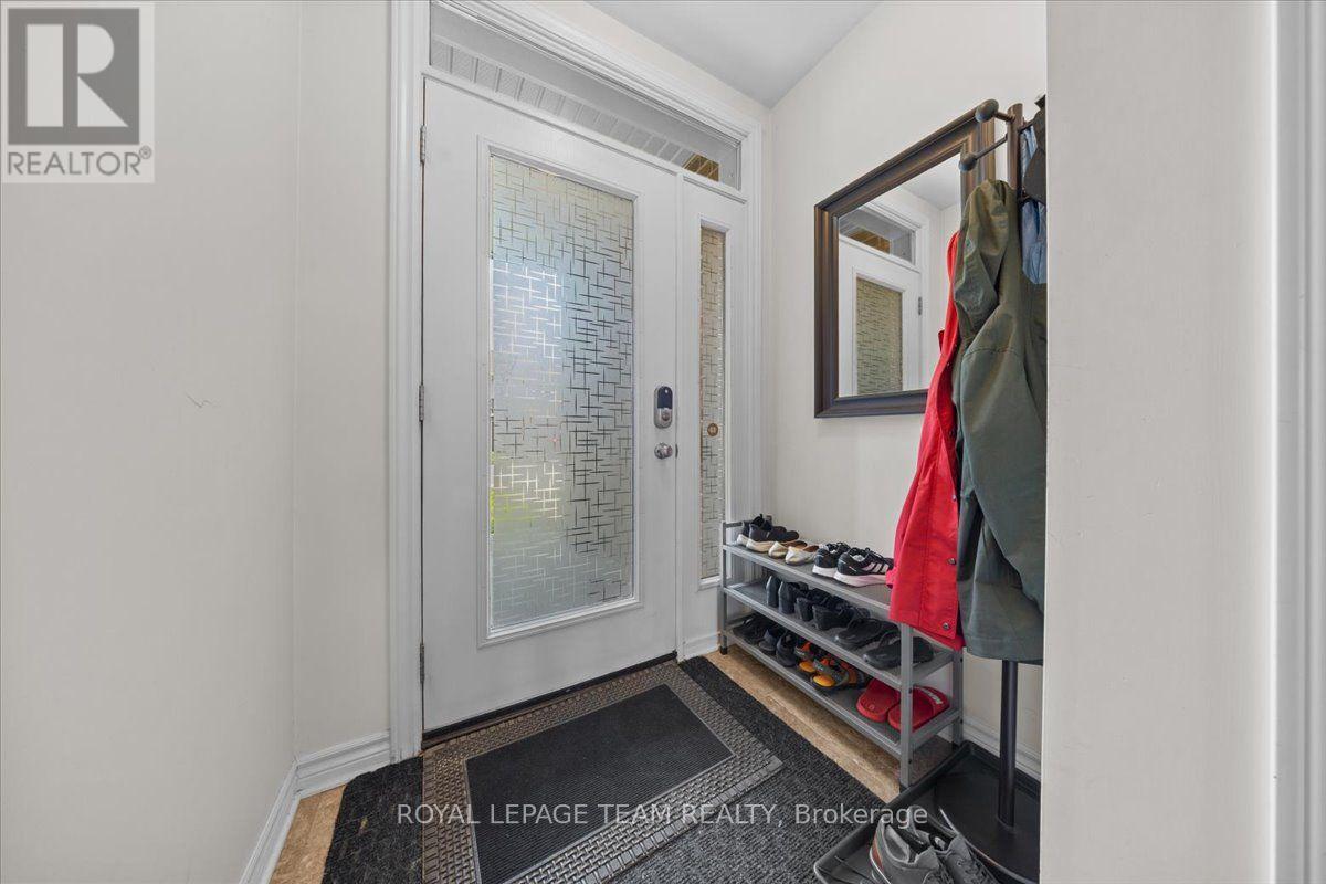552 Jackdaw Avenue Property Photo 3