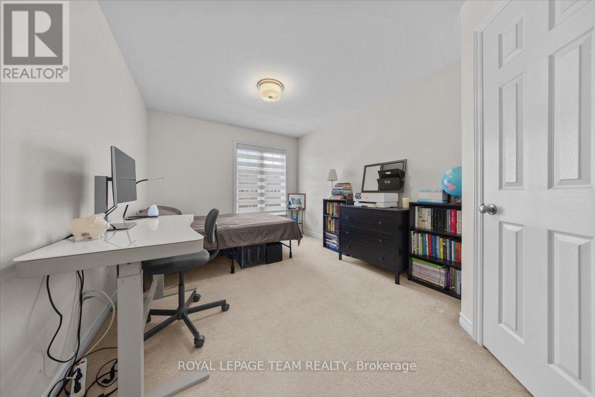 552 Jackdaw Avenue Property Photo 22