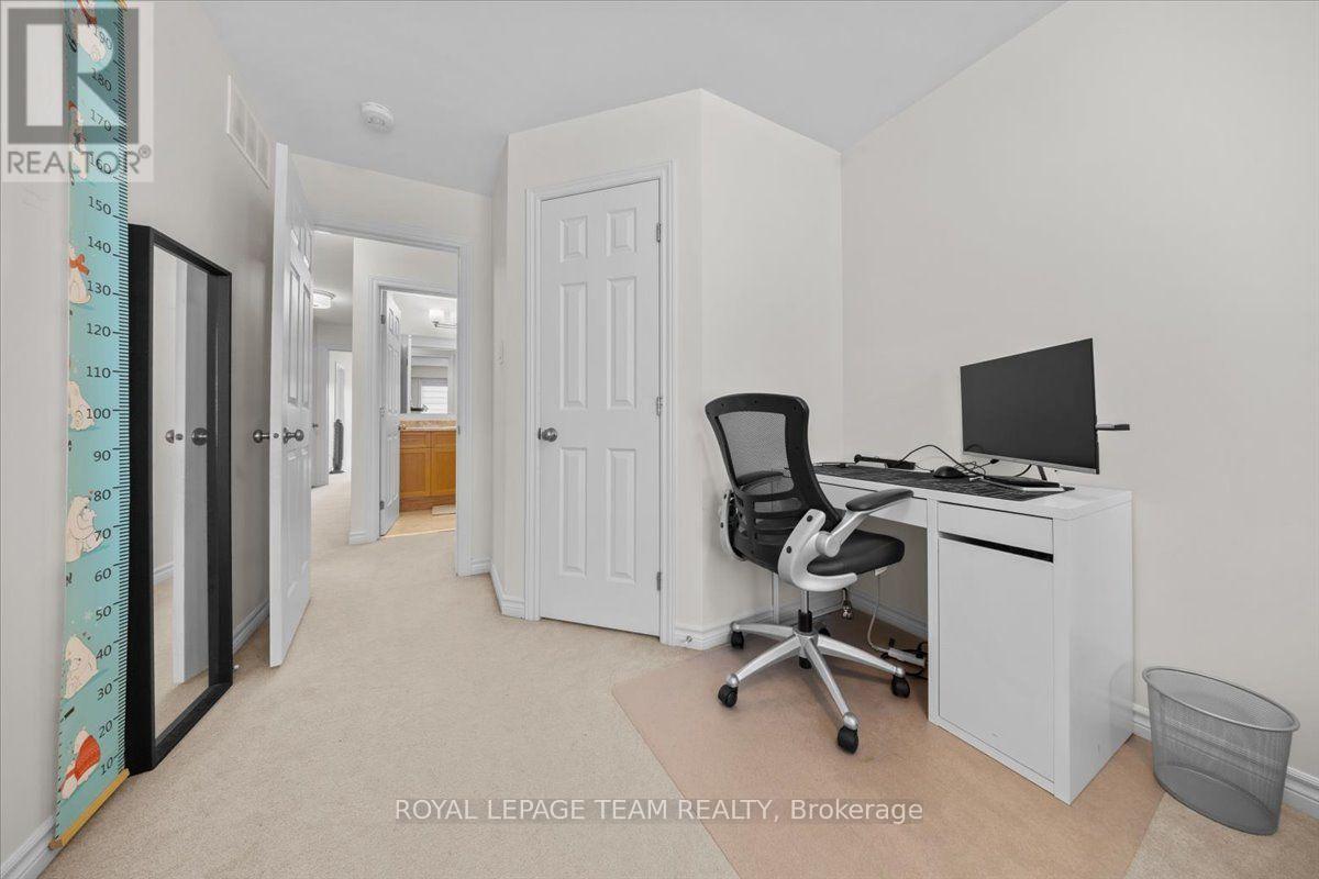 552 Jackdaw Avenue Property Photo 23