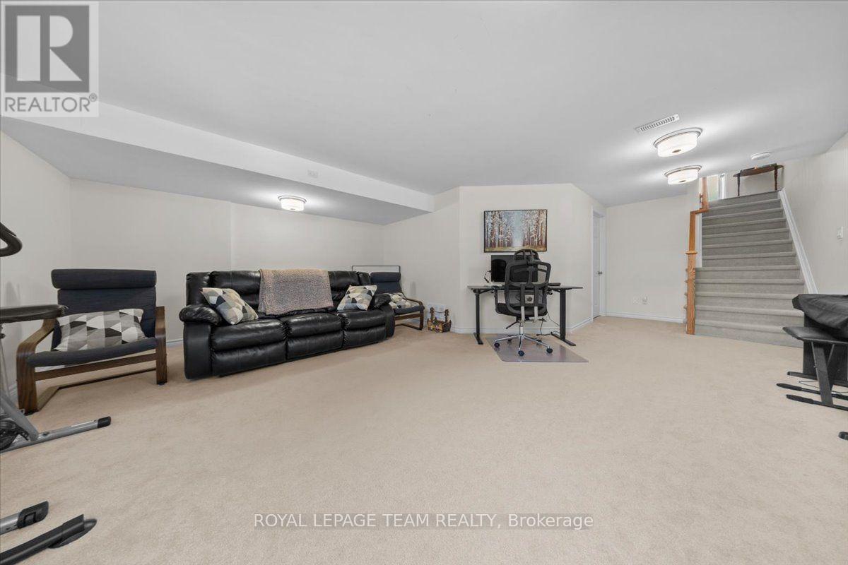 552 Jackdaw Avenue Property Photo 27