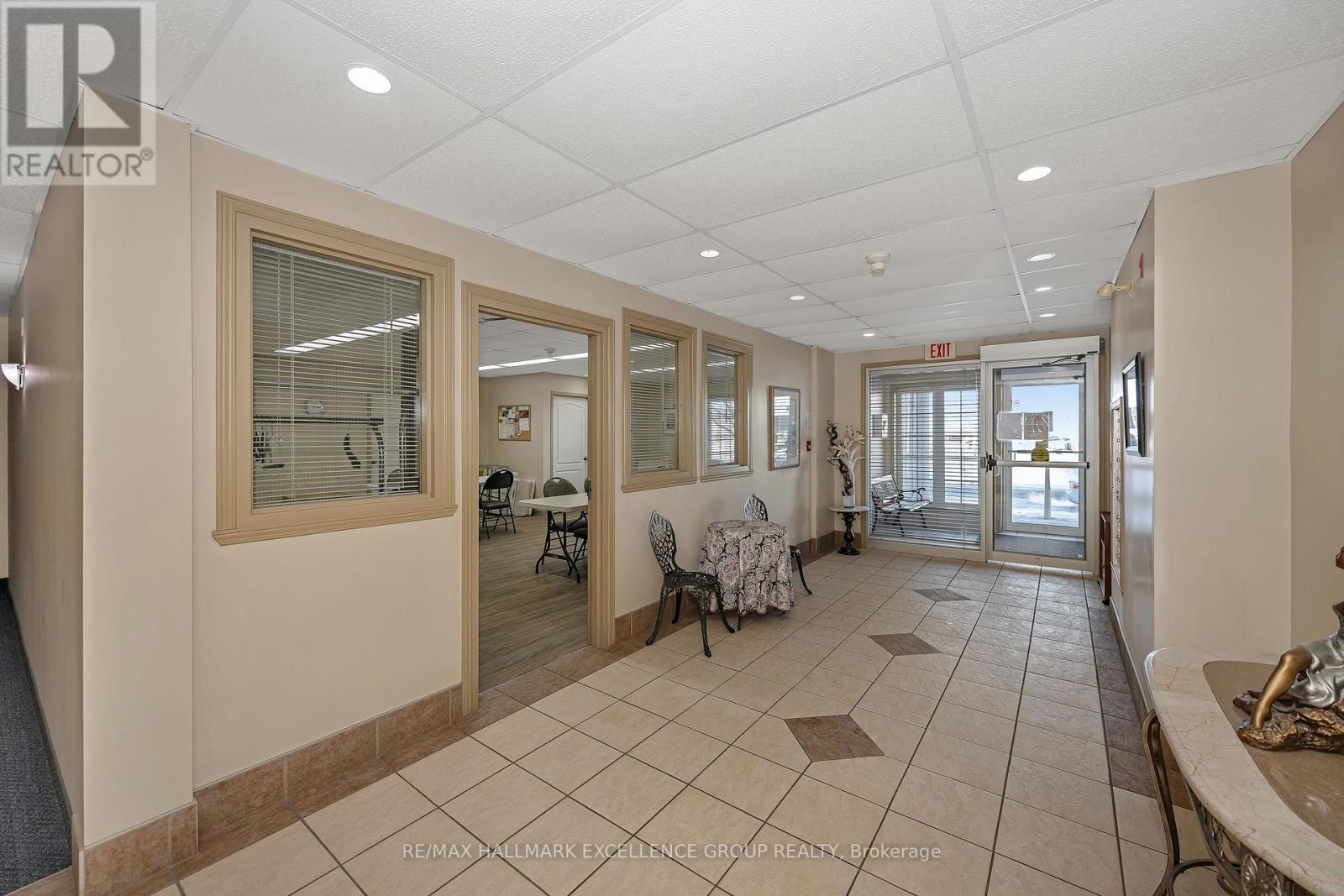 406 - 2921 Laurier Street Property Photo 5