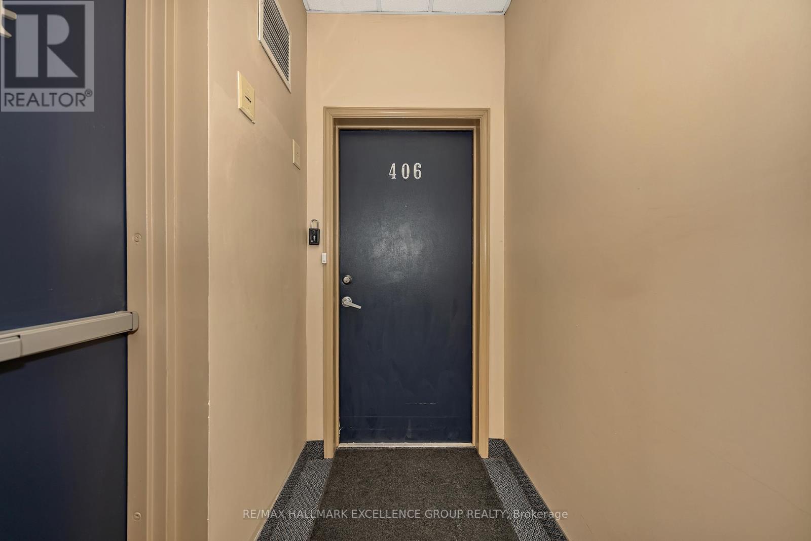 406 - 2921 Laurier Street Property Photo 6