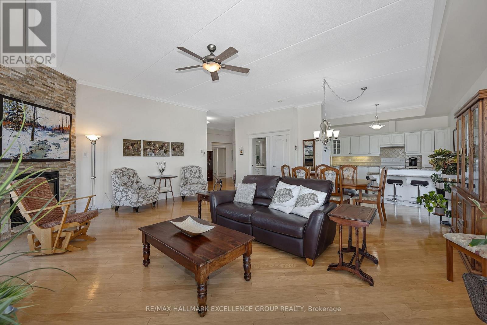 406 - 2921 Laurier Street Property Photo 11