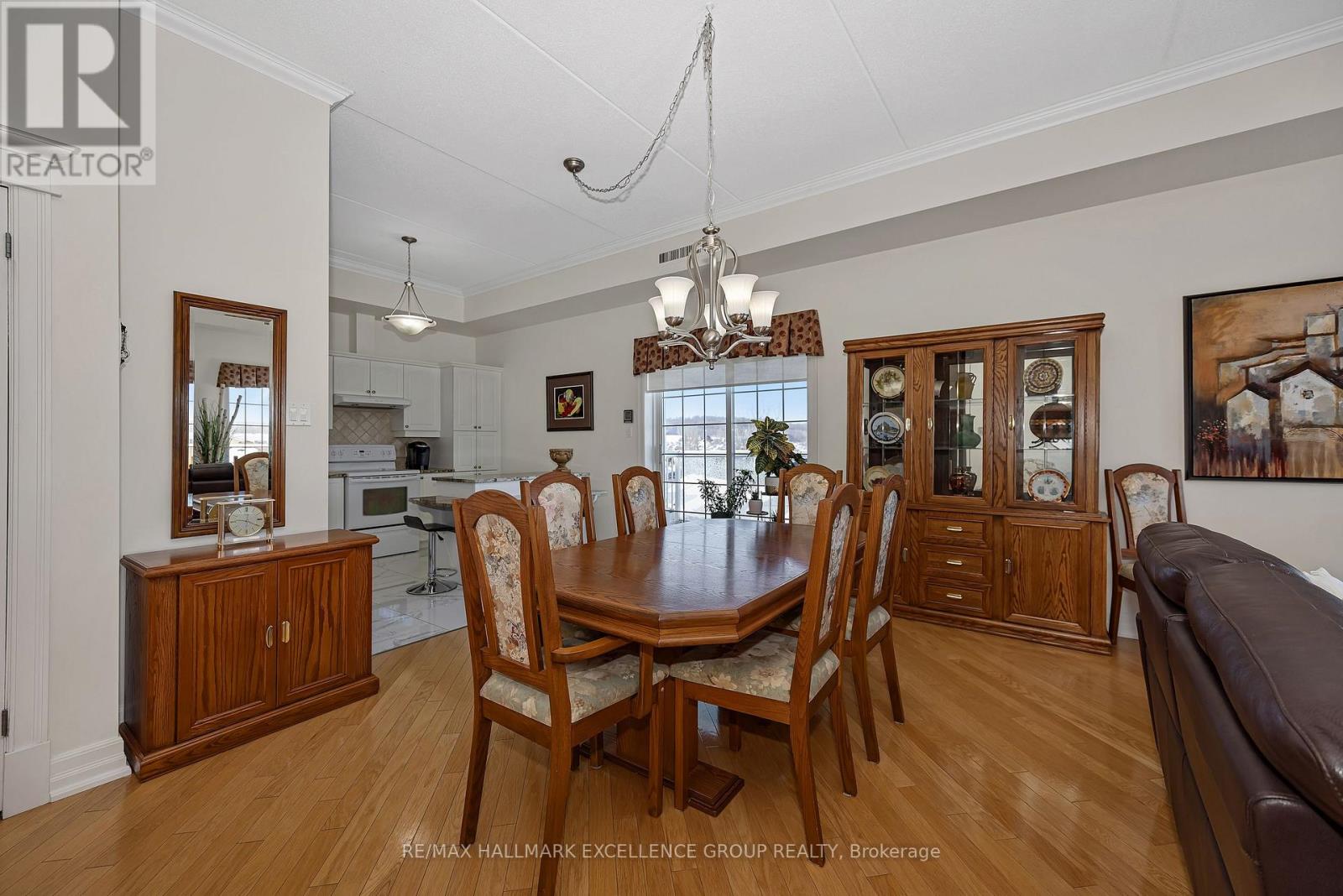 406 - 2921 Laurier Street Property Photo 14
