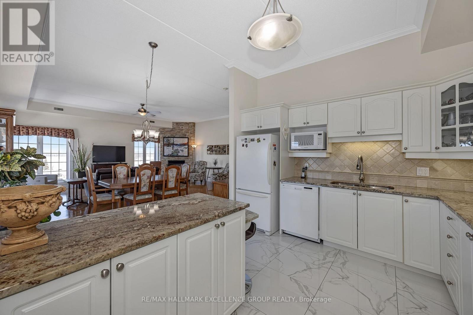 406 - 2921 Laurier Street Property Photo 17