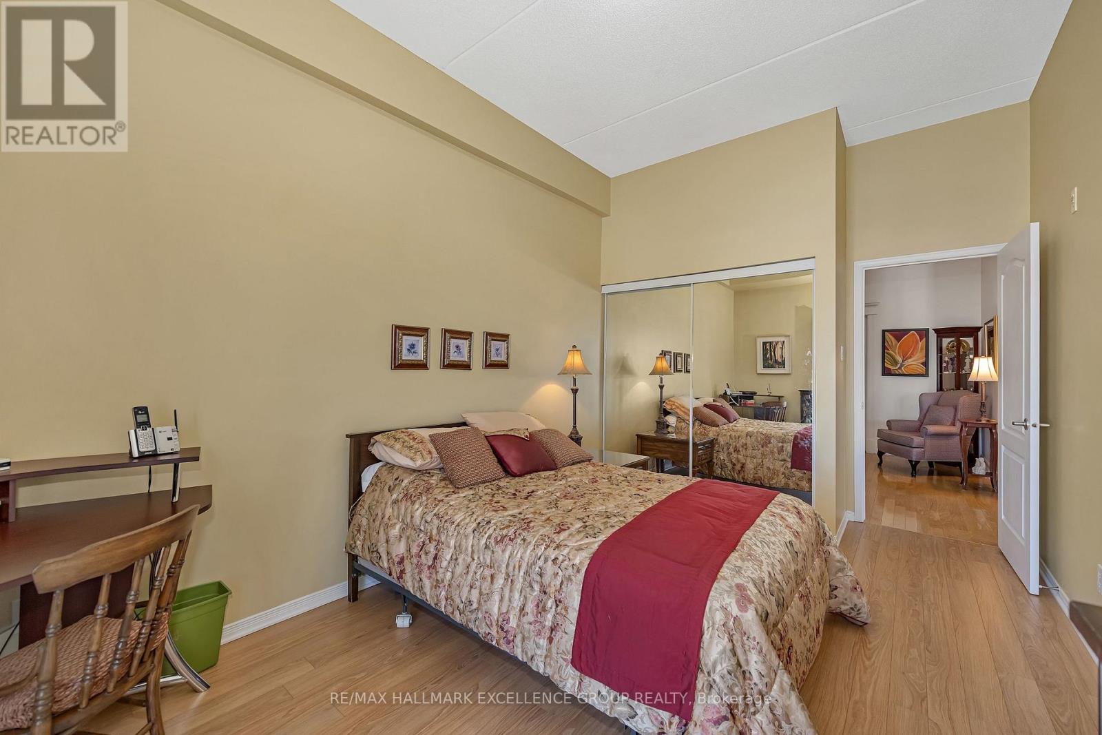 406 - 2921 Laurier Street Property Photo 21