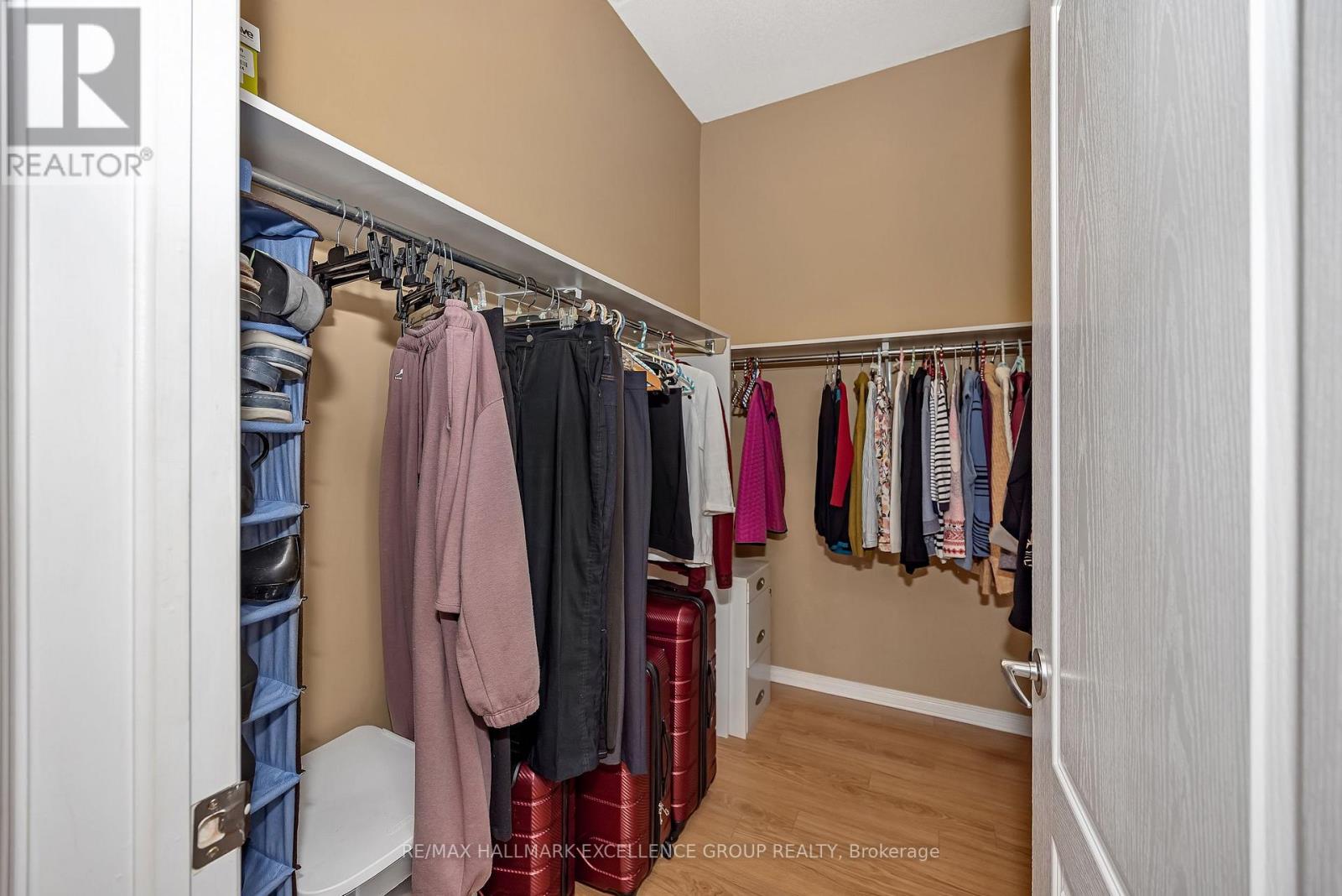 406 - 2921 Laurier Street Property Photo 24
