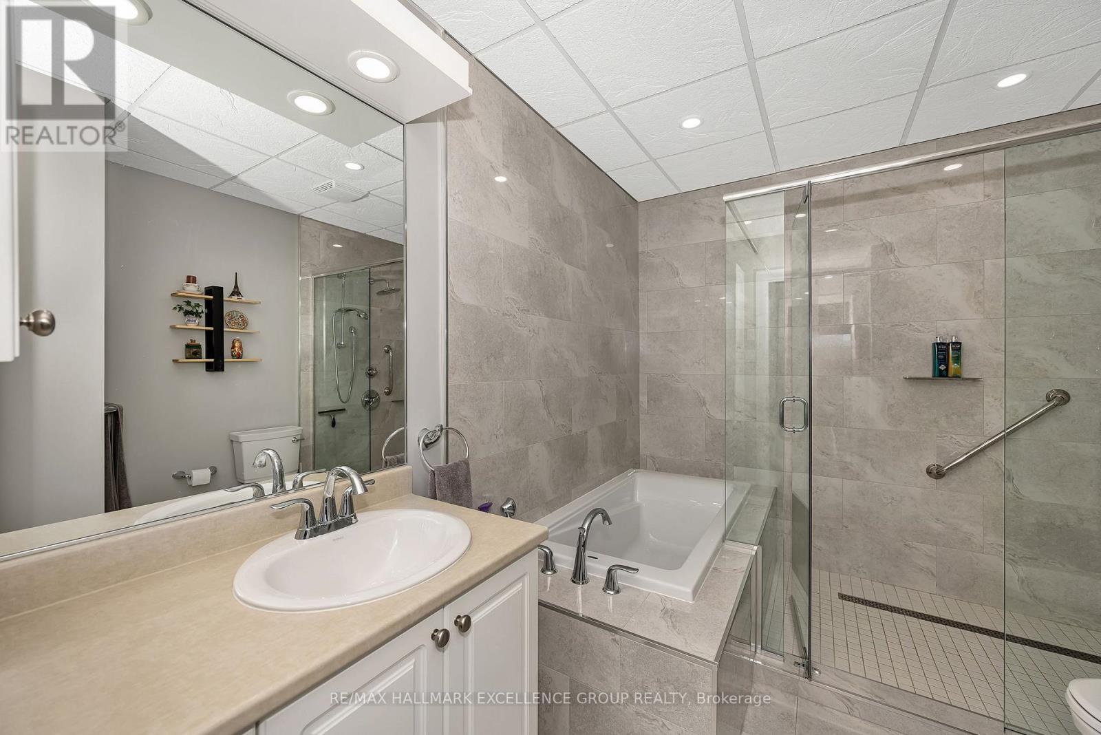 406 - 2921 Laurier Street Property Photo 25
