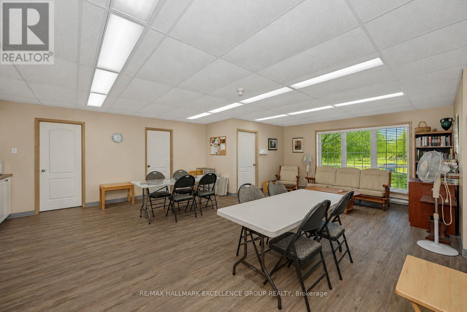 406 - 2921 Laurier Street Property Photo 31