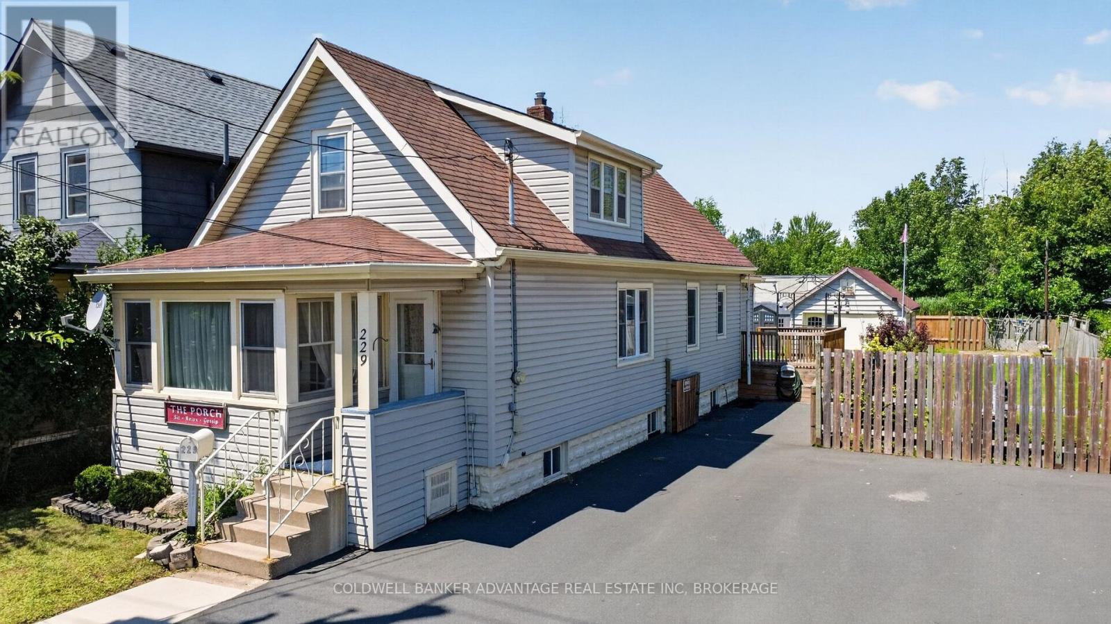 229 Broadway Avenue Property Photo 2