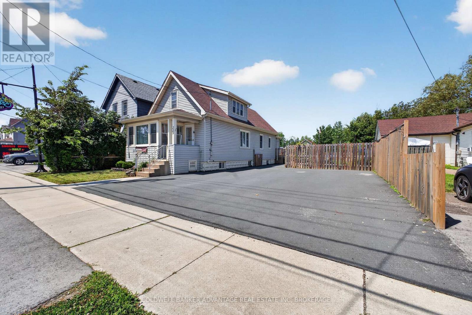 229 Broadway Avenue Property Photo 3