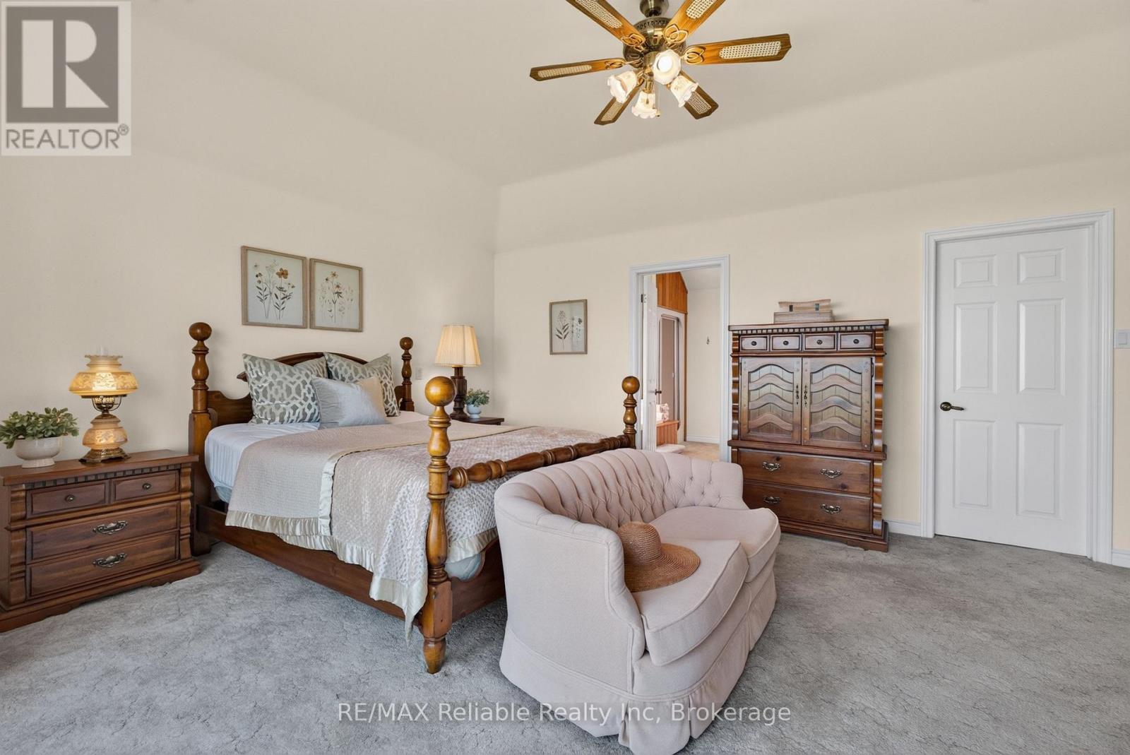 1 Harbour Lane Property Photo 16