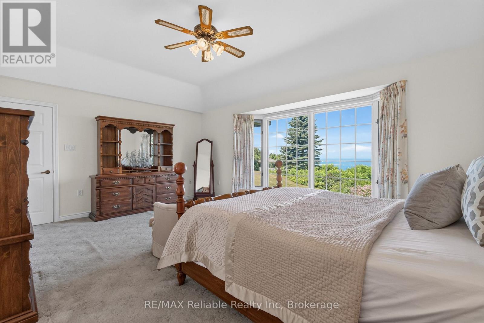 1 Harbour Lane Property Photo 17