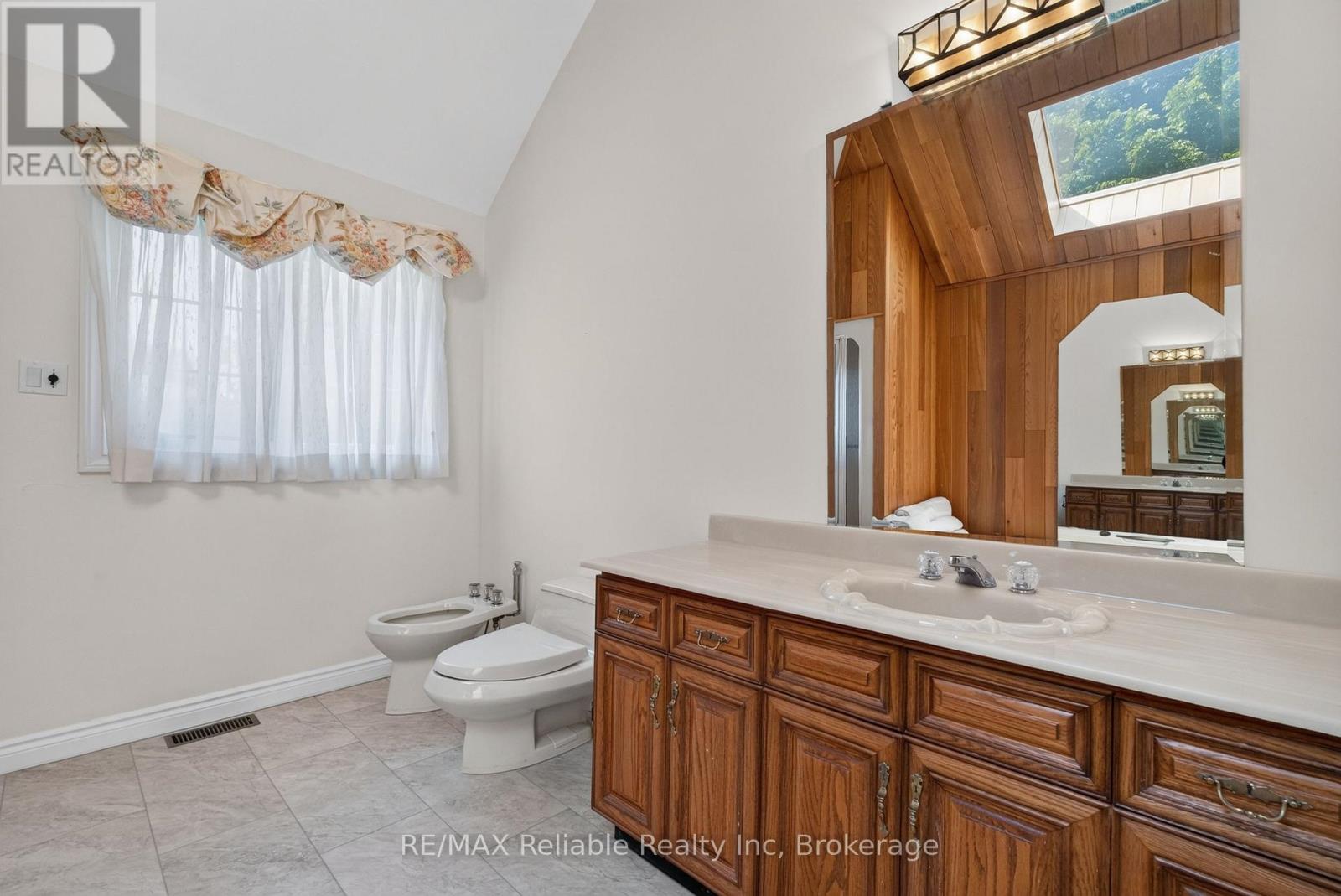 1 Harbour Lane Property Photo 18