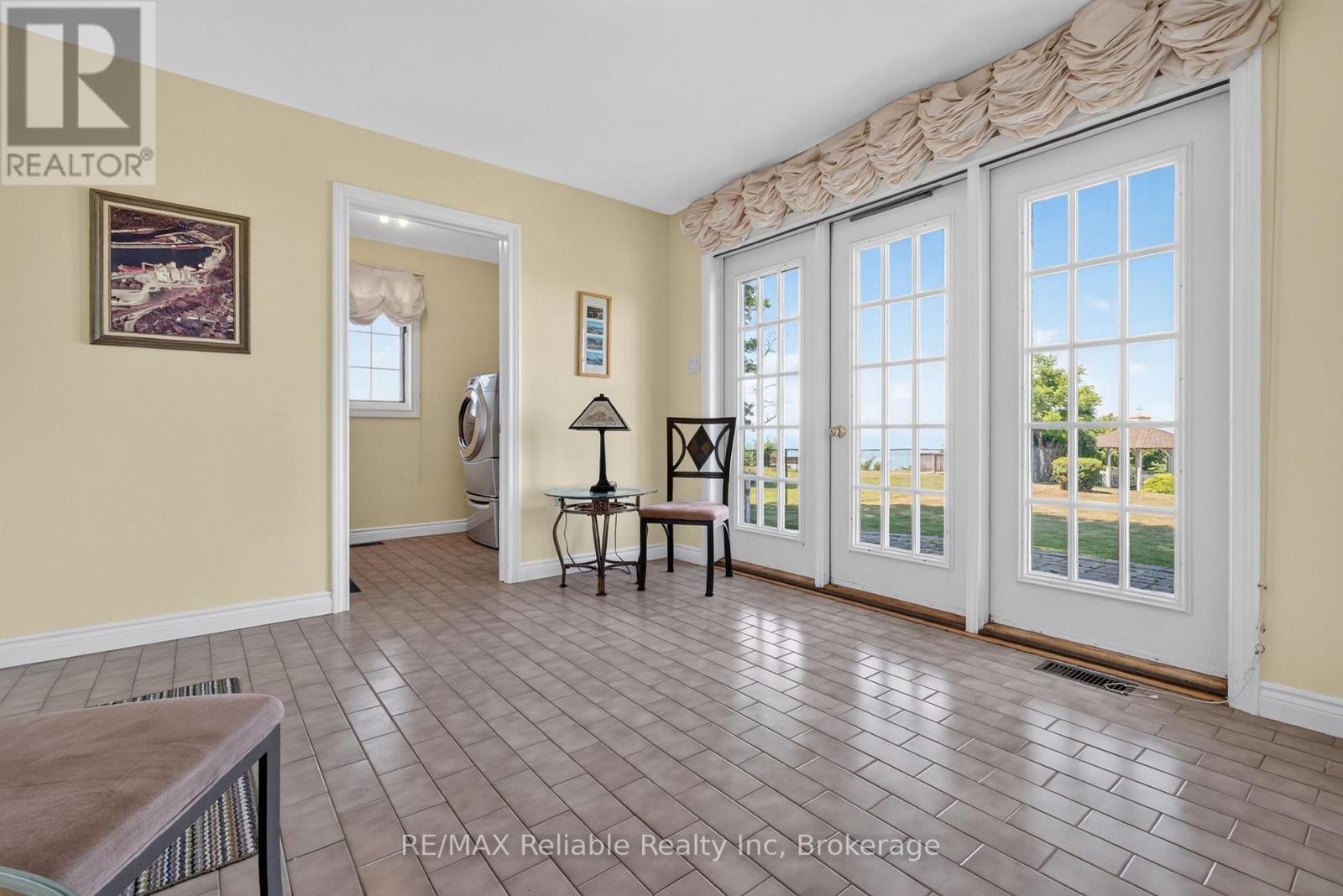 1 Harbour Lane Property Photo 25