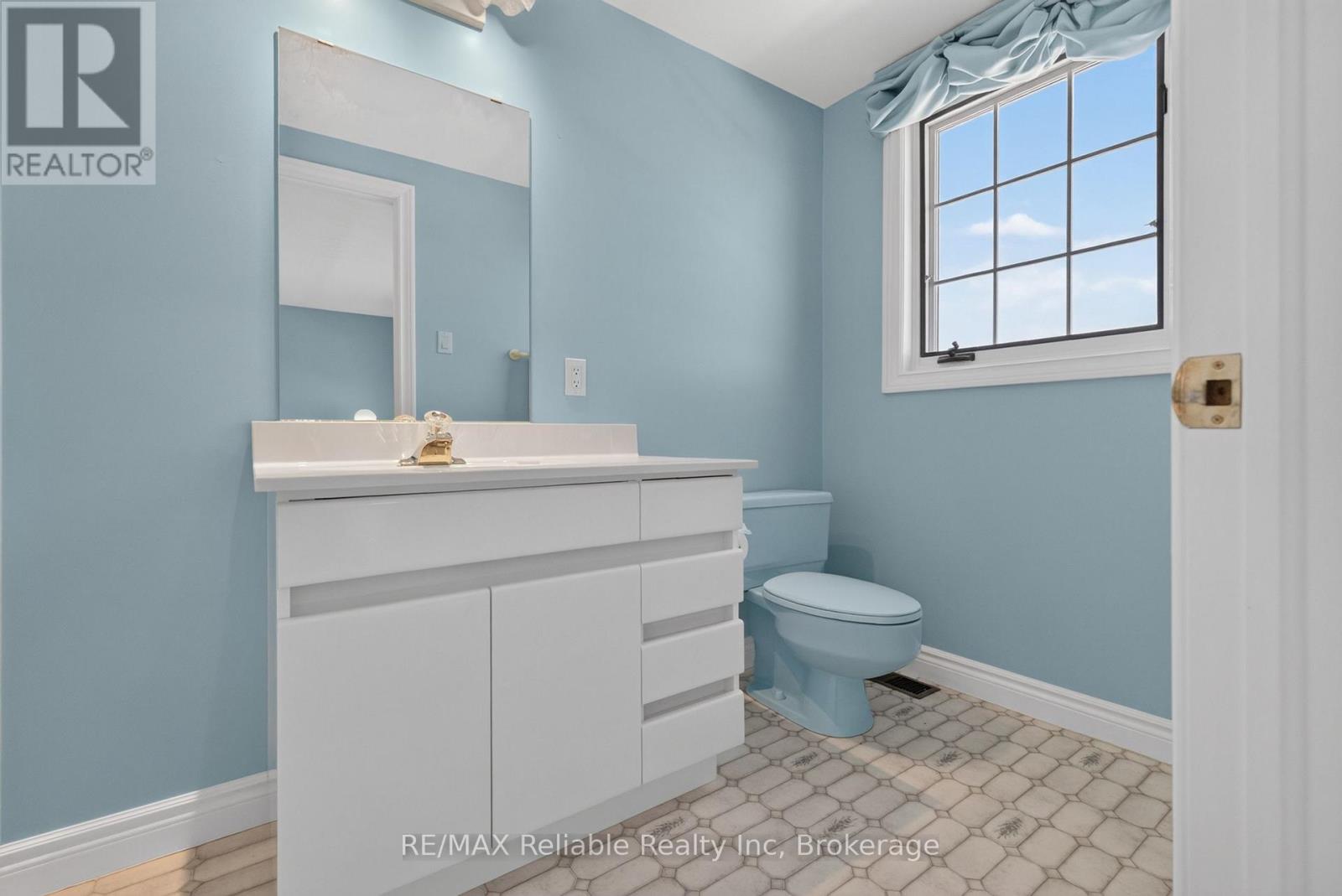 1 Harbour Lane Property Photo 34