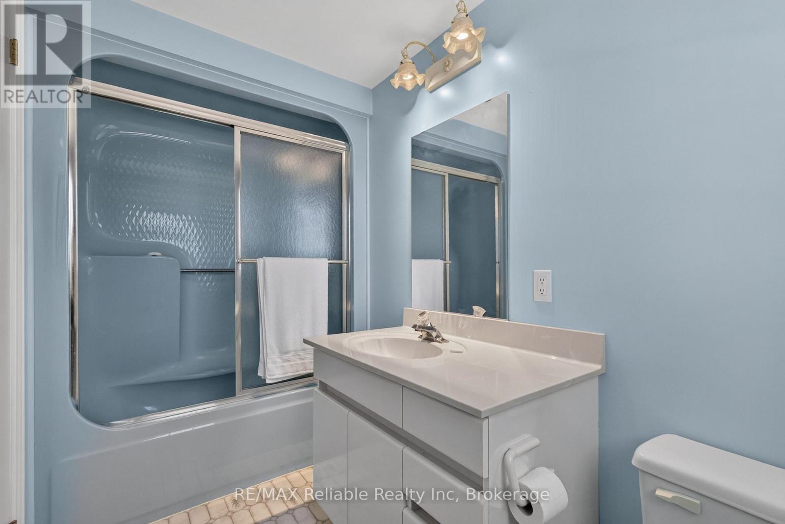 1 Harbour Lane Property Photo 35