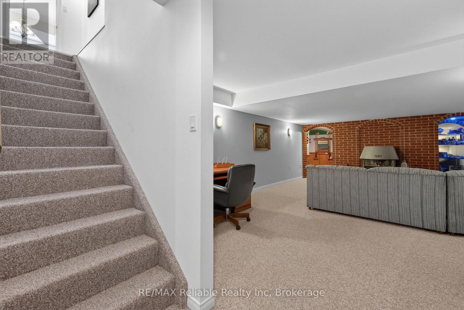 1 Harbour Lane Property Photo 38