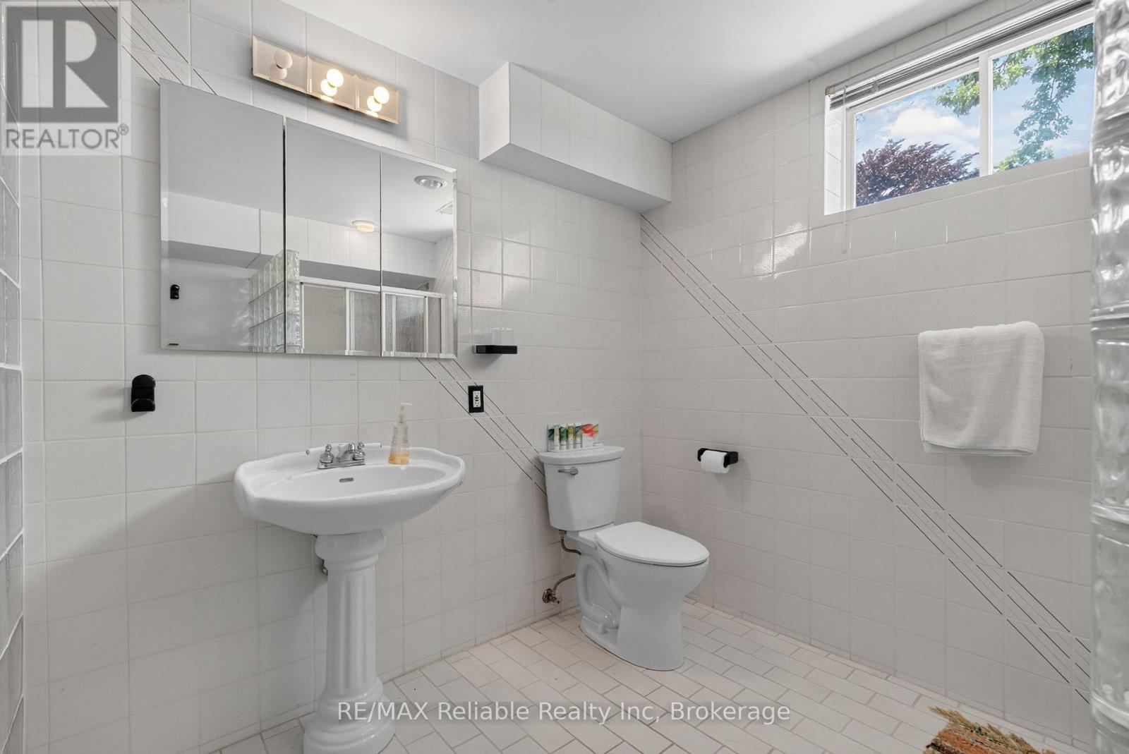 1 Harbour Lane Property Photo 46