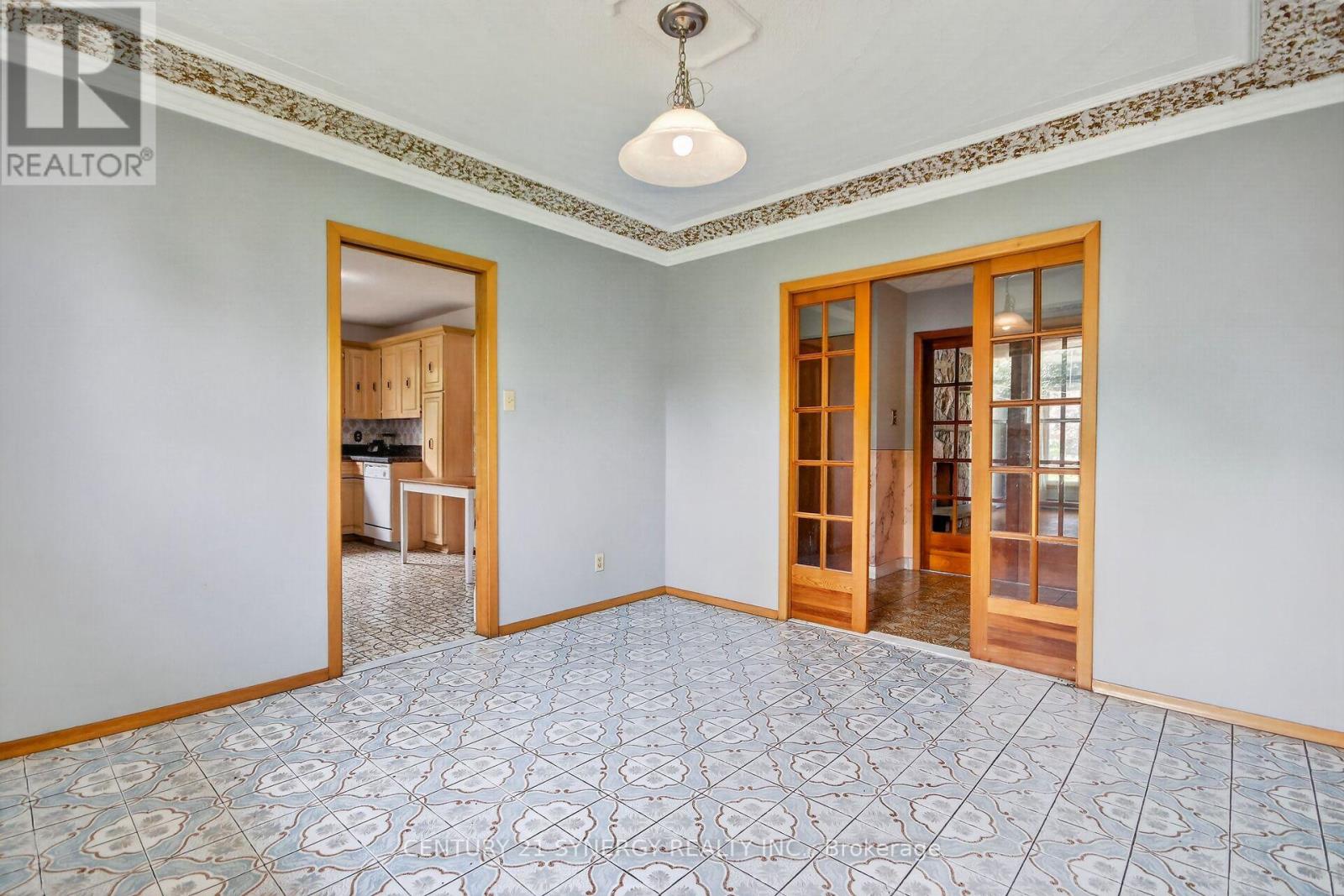 974 Greenbriar Avenue Property Photo 7