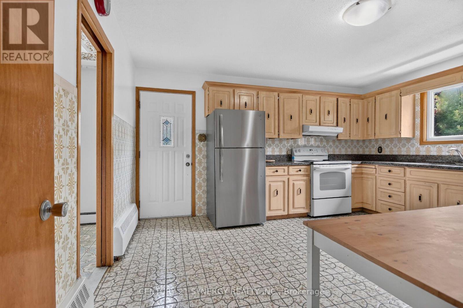 974 Greenbriar Avenue Property Photo 10