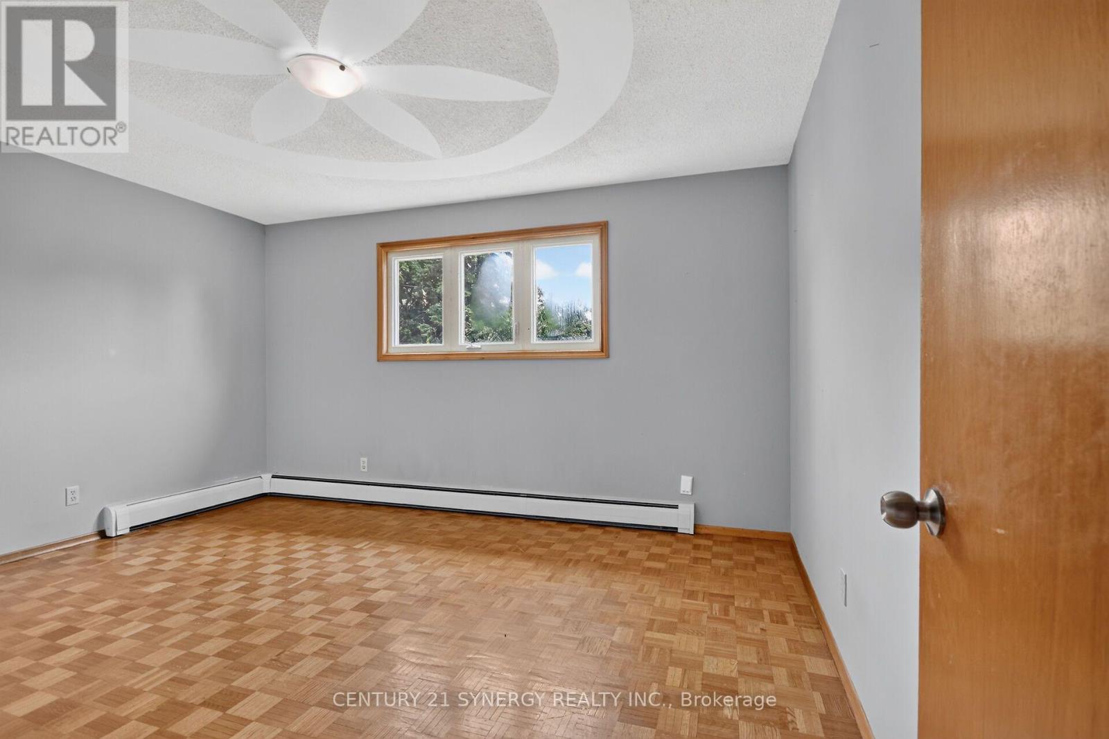 974 Greenbriar Avenue Property Photo 16