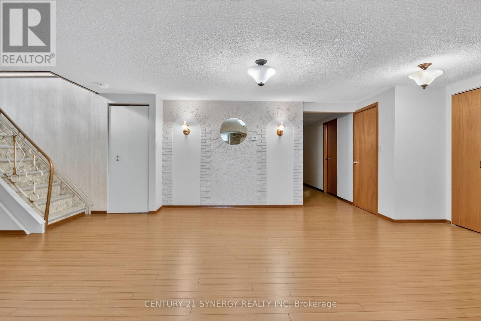 974 Greenbriar Avenue Property Photo 25