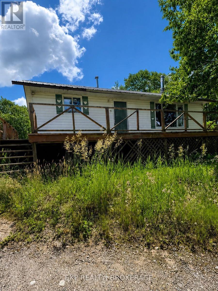 1966 Cross Road Property Photo 2
