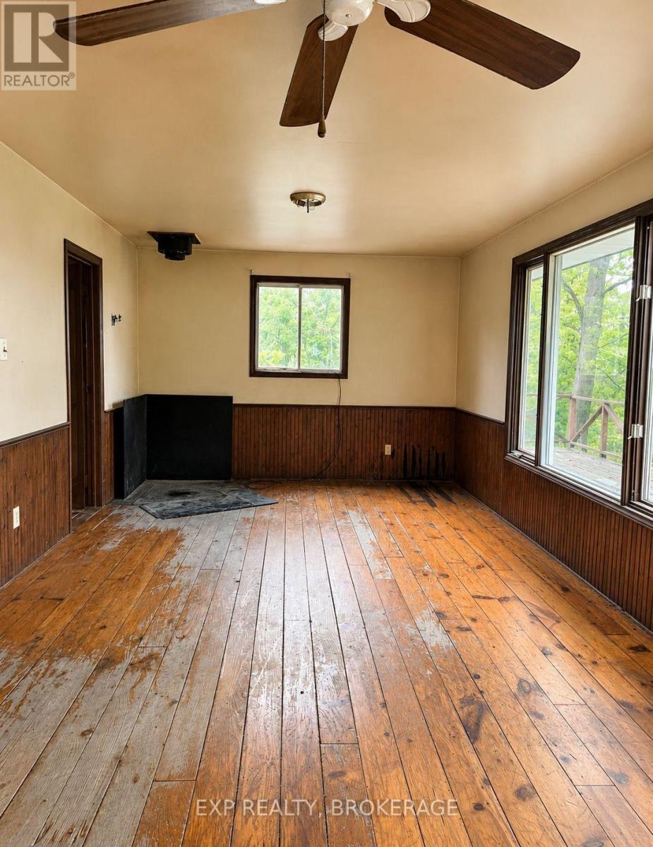 1966 Cross Road Property Photo 3