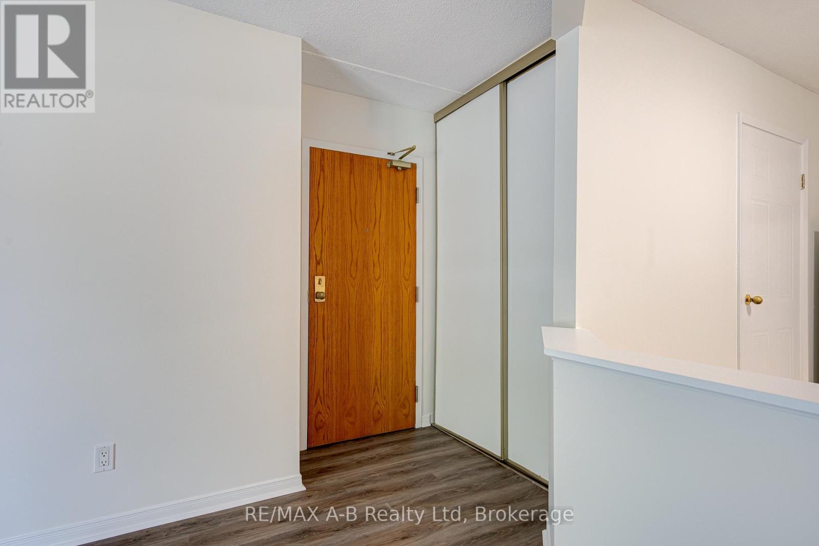 106 - 50 Campbell Court Property Photo 6
