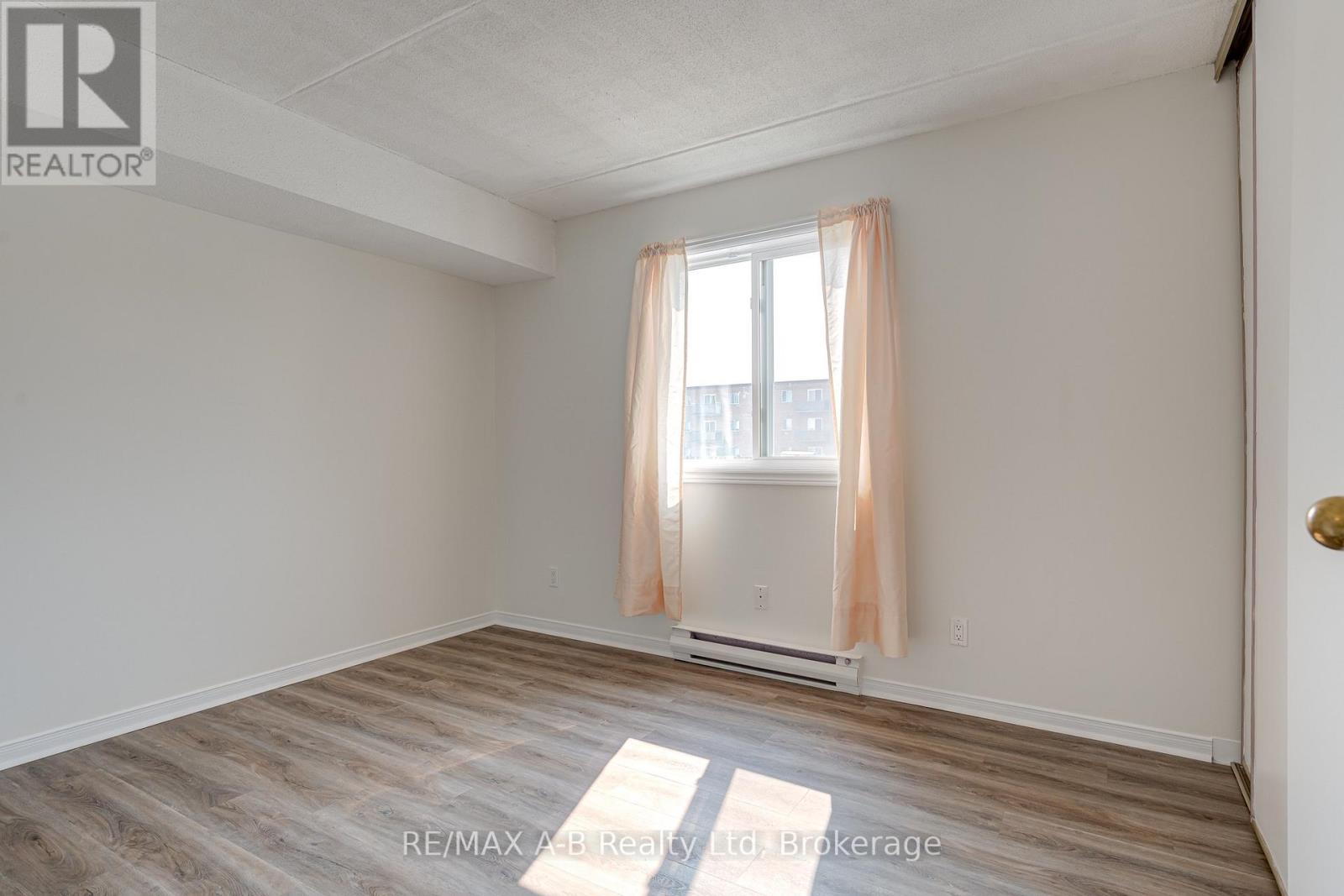 106 - 50 Campbell Court Property Photo 19