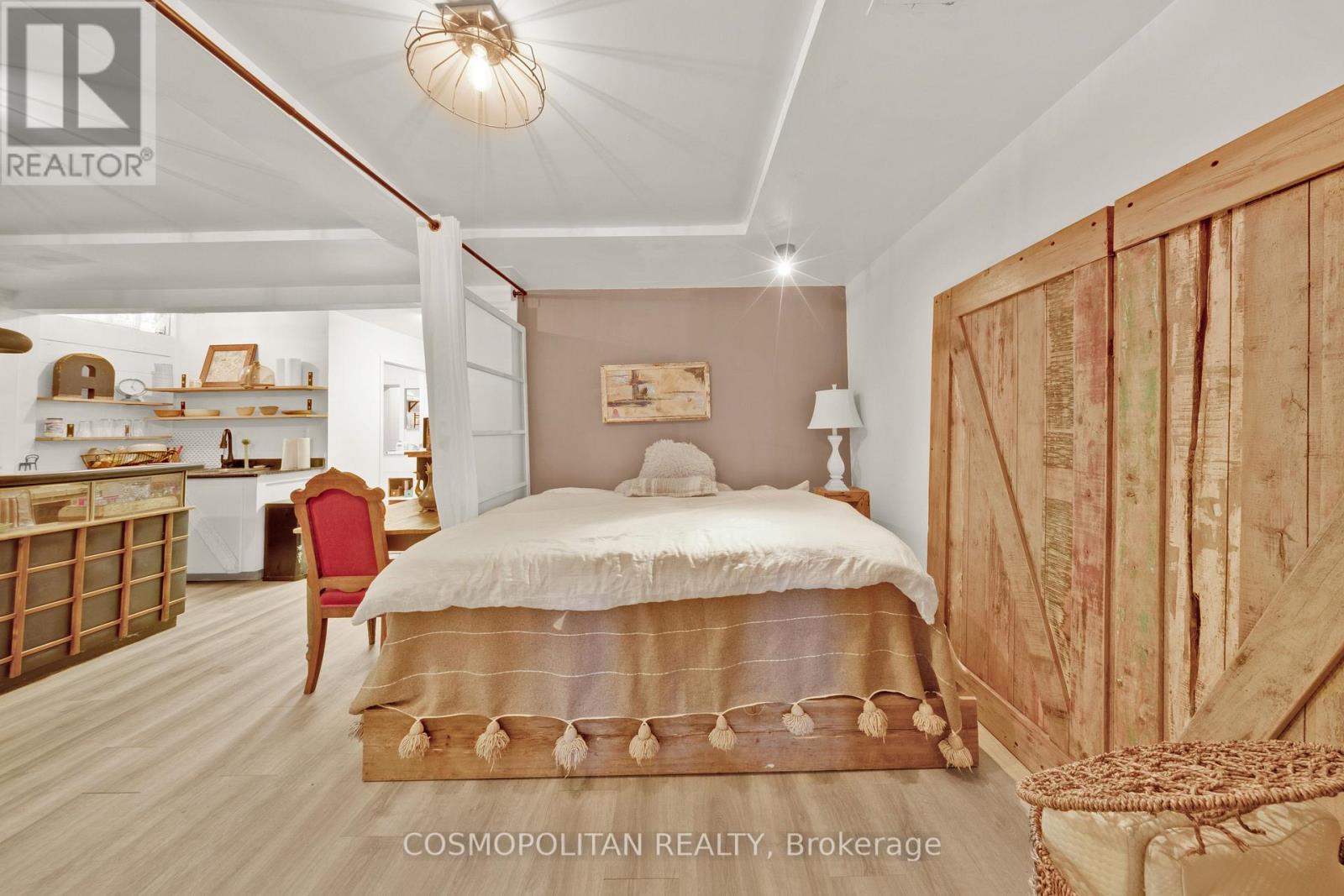 Studio - 1433 Pelham Street Property Photo 10