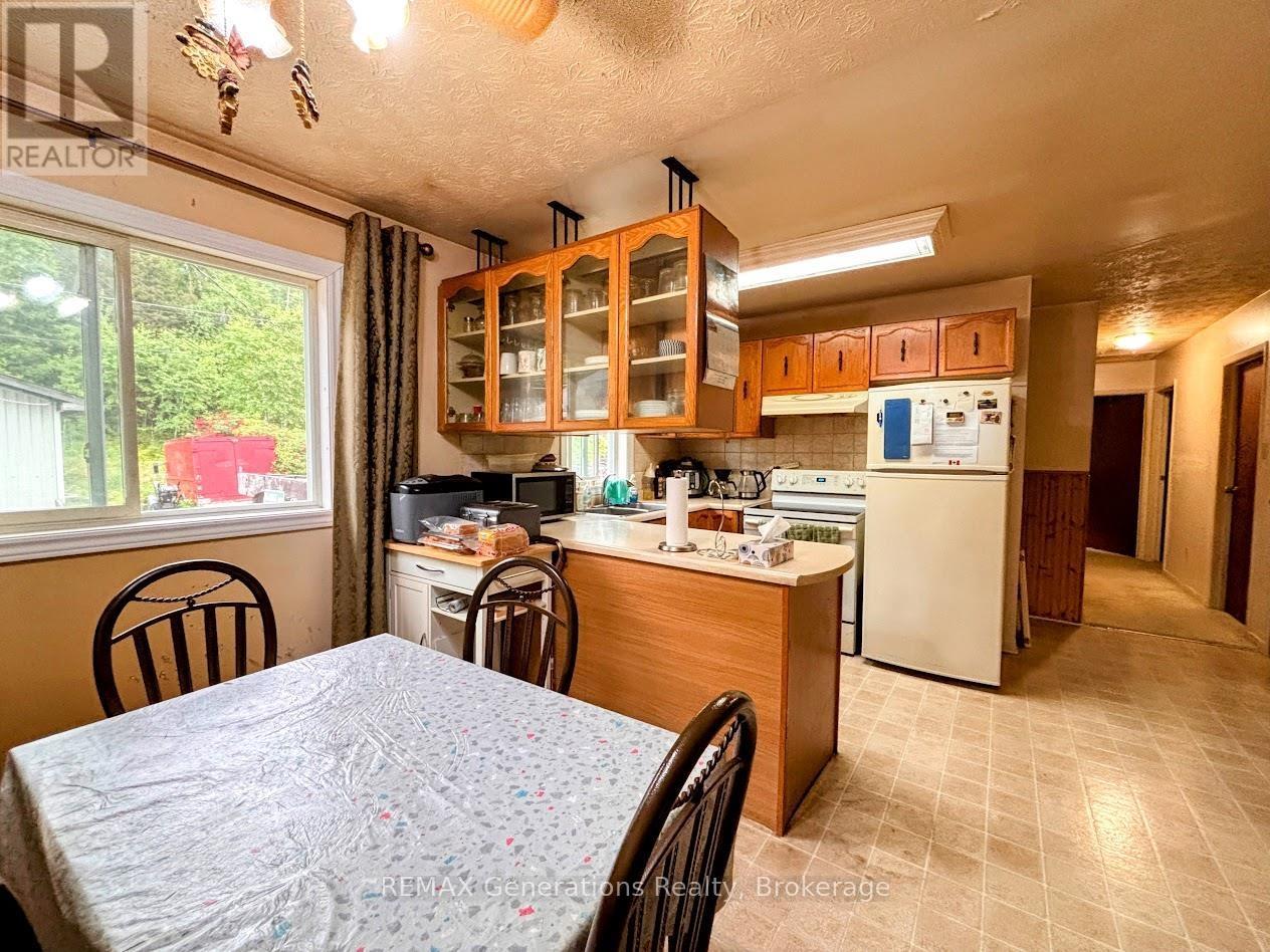 37 Matachewan Road Property Photo 2