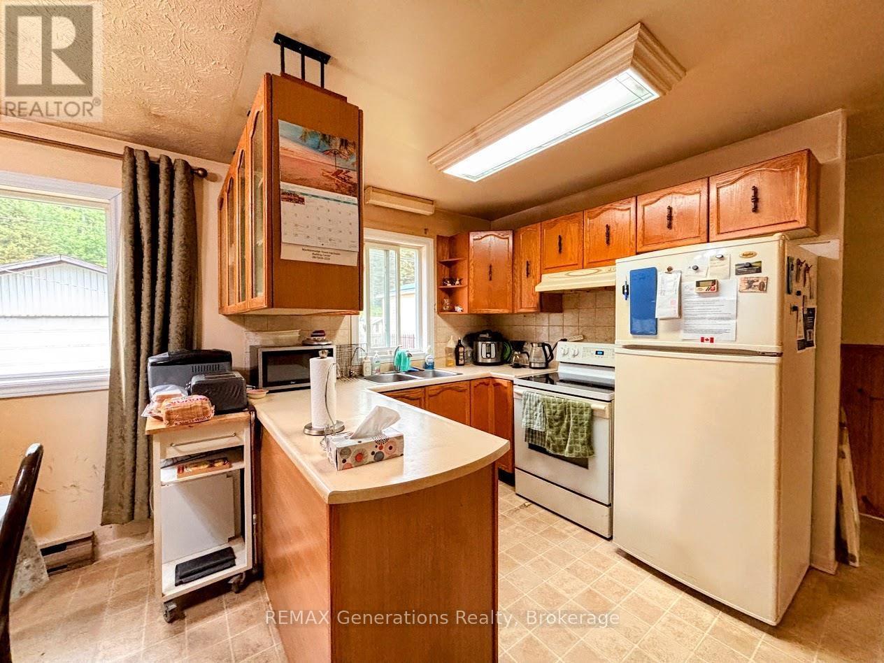 37 Matachewan Road Property Photo 3