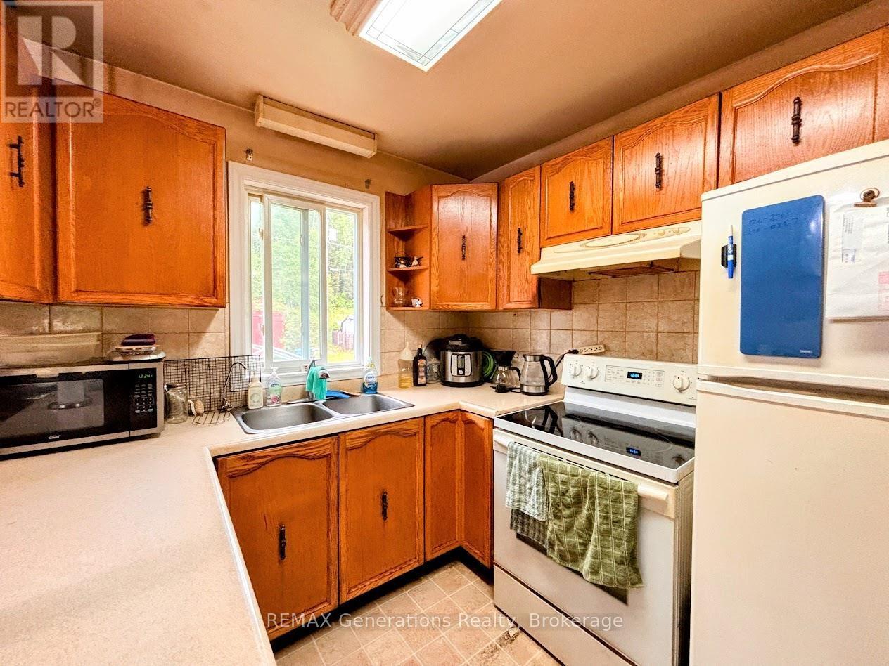 37 Matachewan Road Property Photo 4