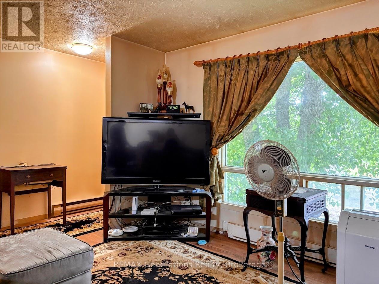 37 Matachewan Road Property Photo 7
