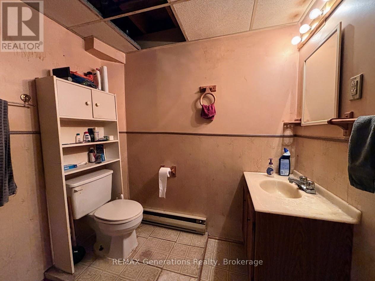 37 Matachewan Road Property Photo 18